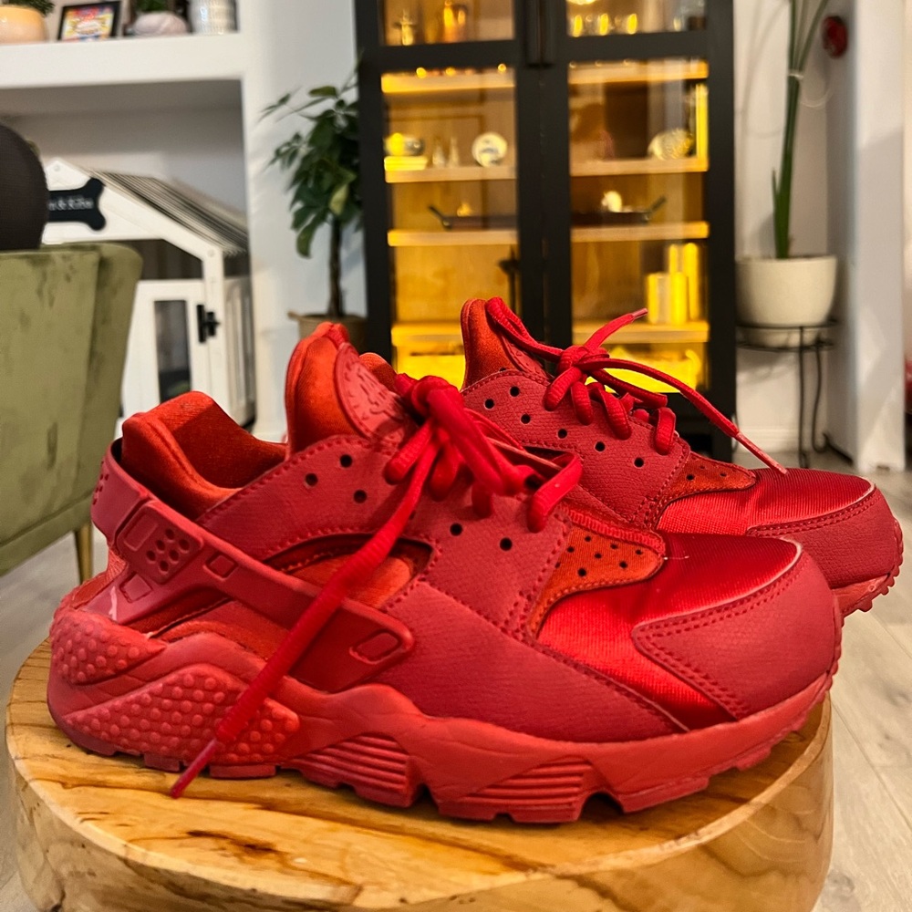 Air huarache red women